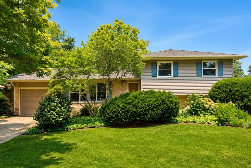742 E Baldwin Road, Palatine