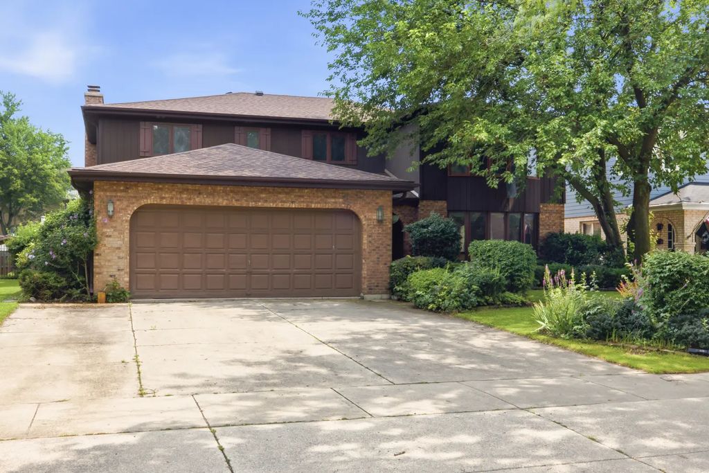301 N Catino Court, Mount Prospect