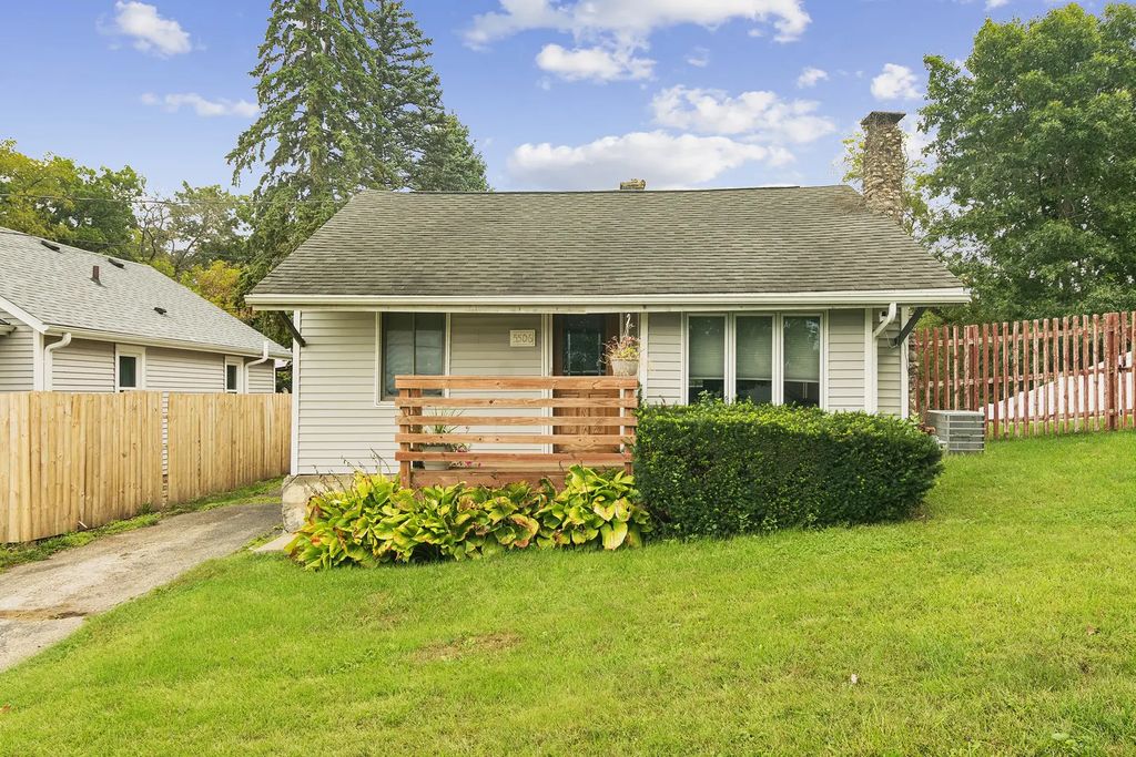5506 E Lake Shore Drive, Wonder Lake