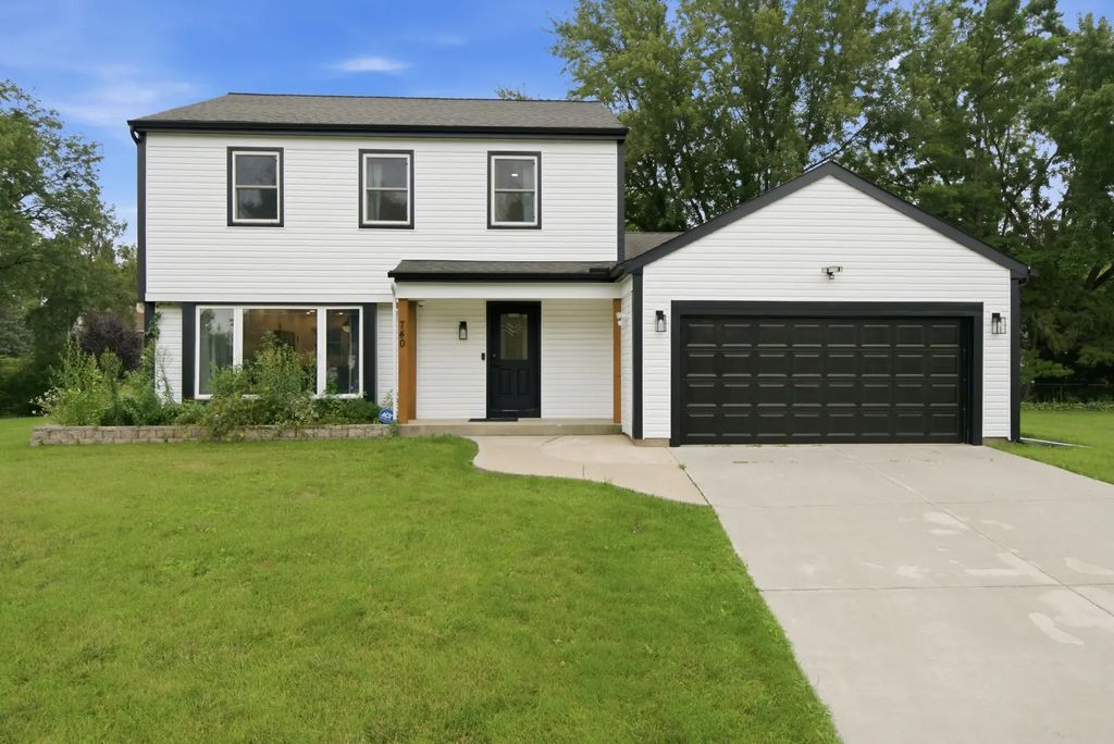740 Thompson Court, Buffalo Grove