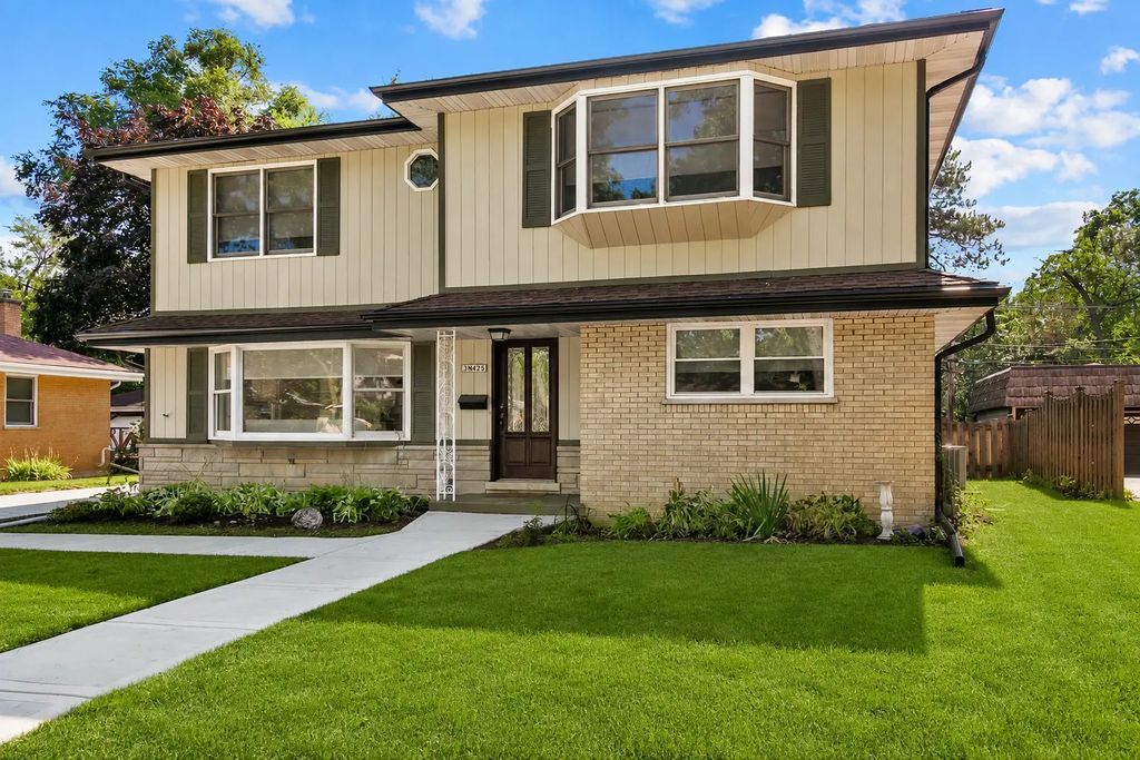 3n425 Howard Avenue, Elmhurst