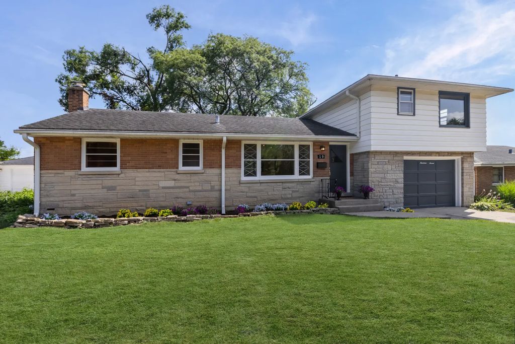 19 7th Street, Downers Grove