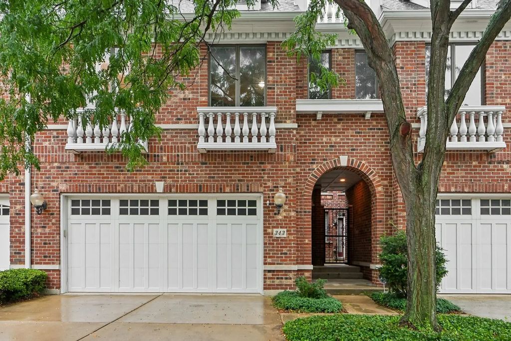 343 Arbor Glen Boulevard, Schaumburg