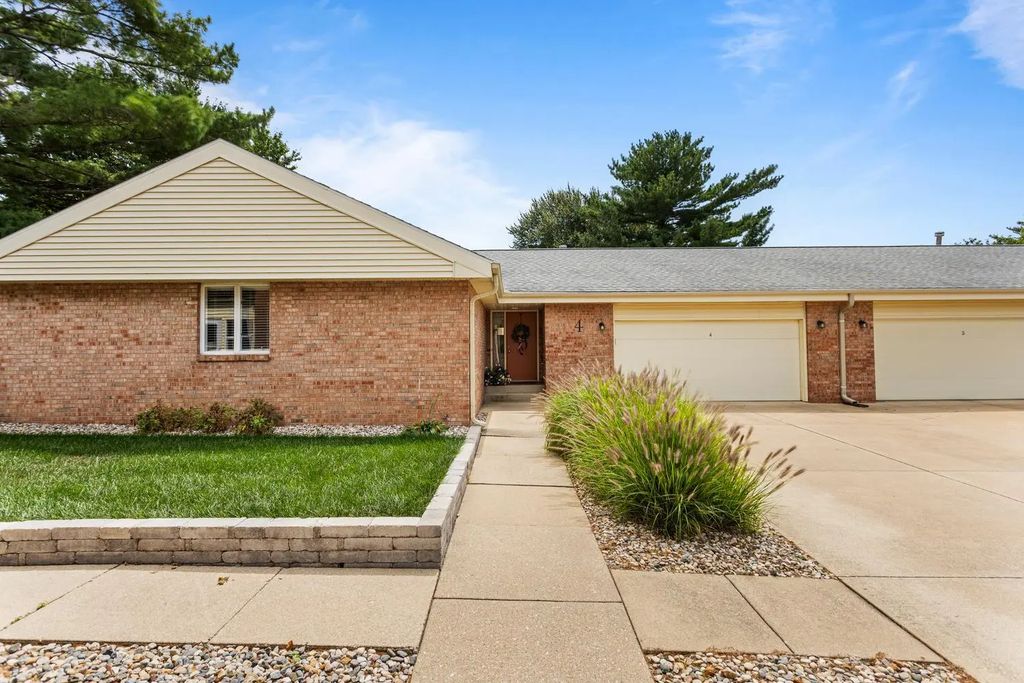4 Fields E, Champaign, 61822