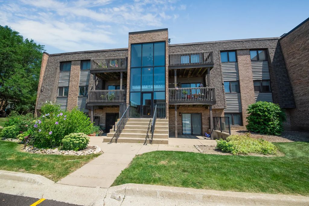 1420 Stonebridge Circle N-3, Wheaton