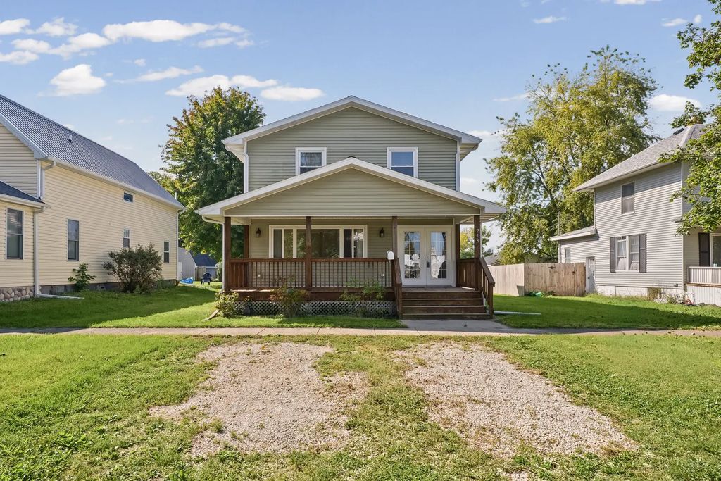 218 E Orleans Street, Paxton