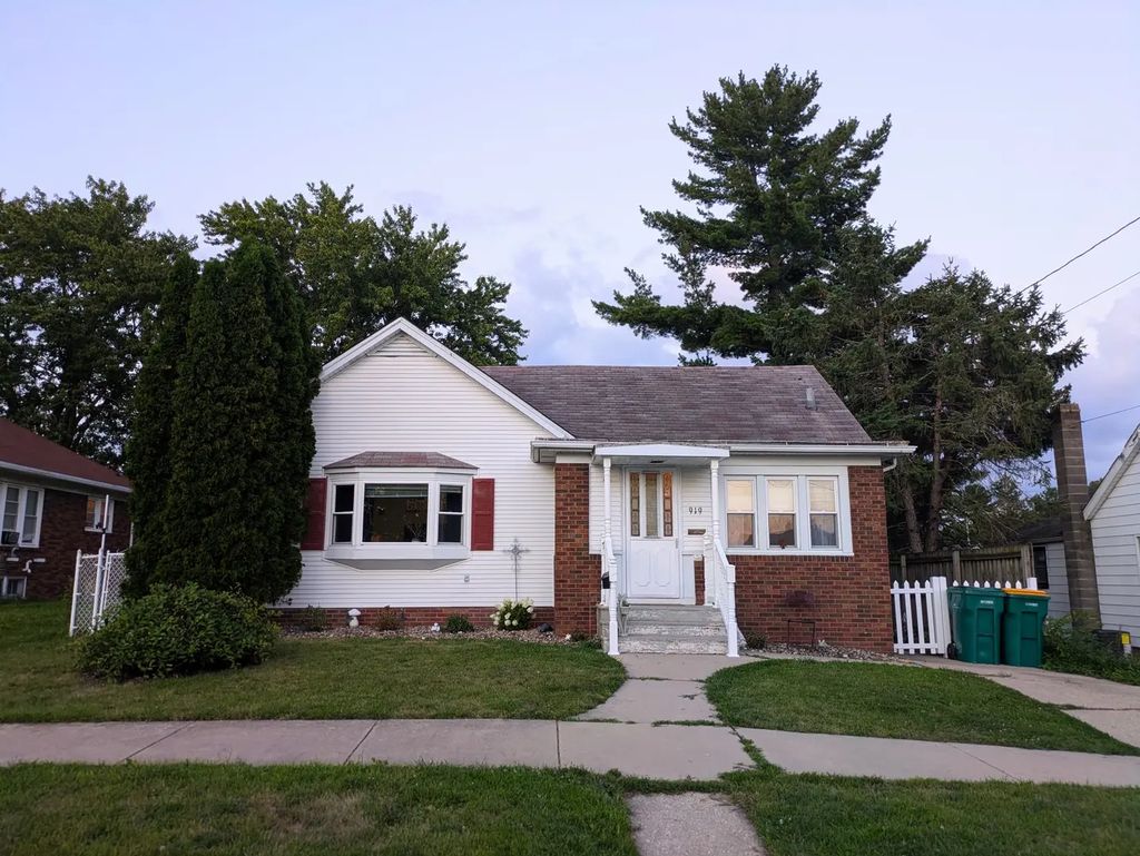 919 Johnson Street, Streator