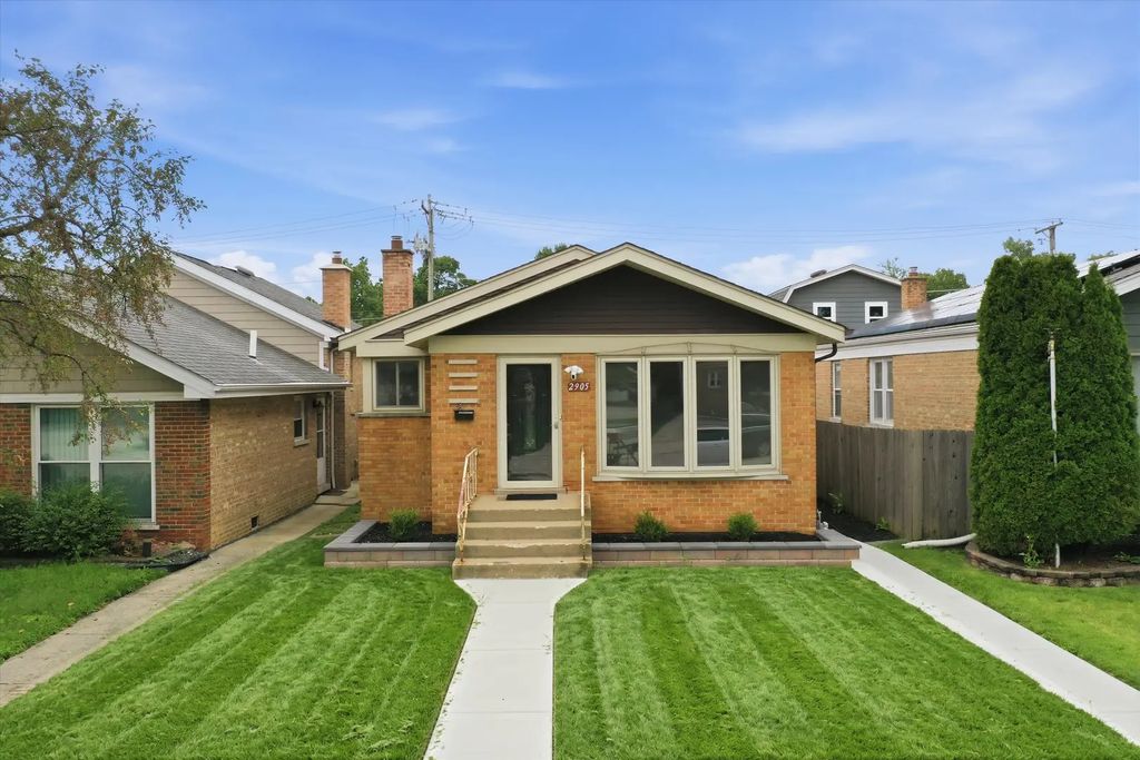 2905 W 102nd Place, Chicago