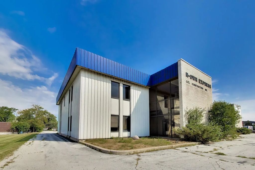 1905 Bernice Road, Lansing