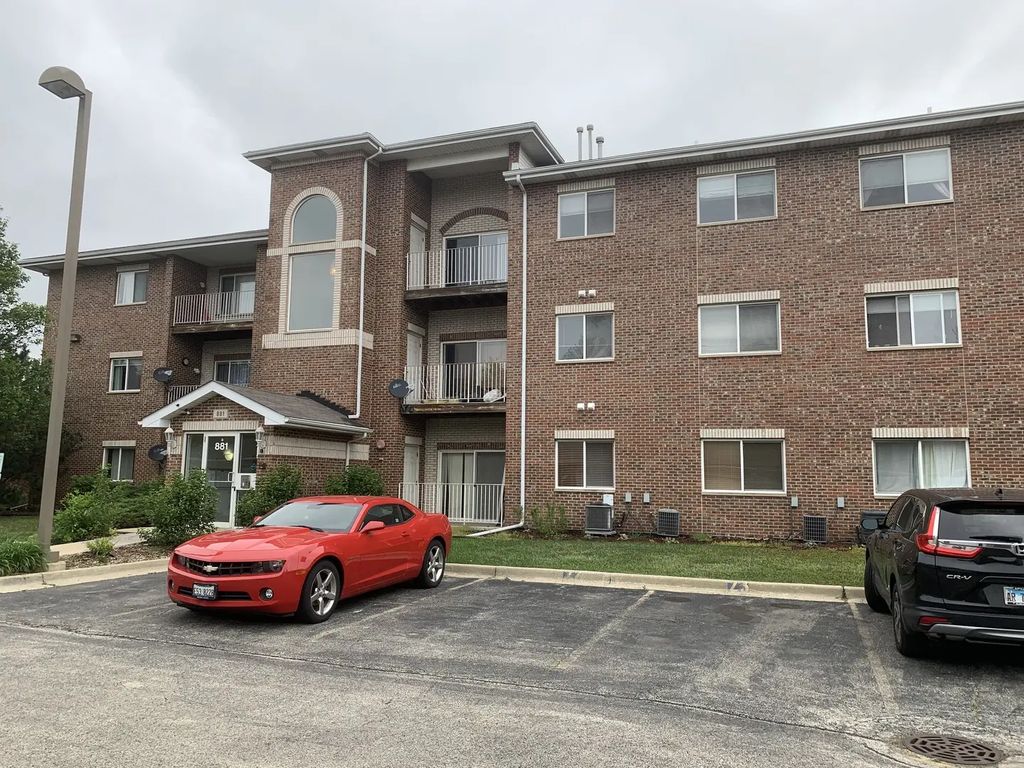 881 N Swift Road 306, Addison