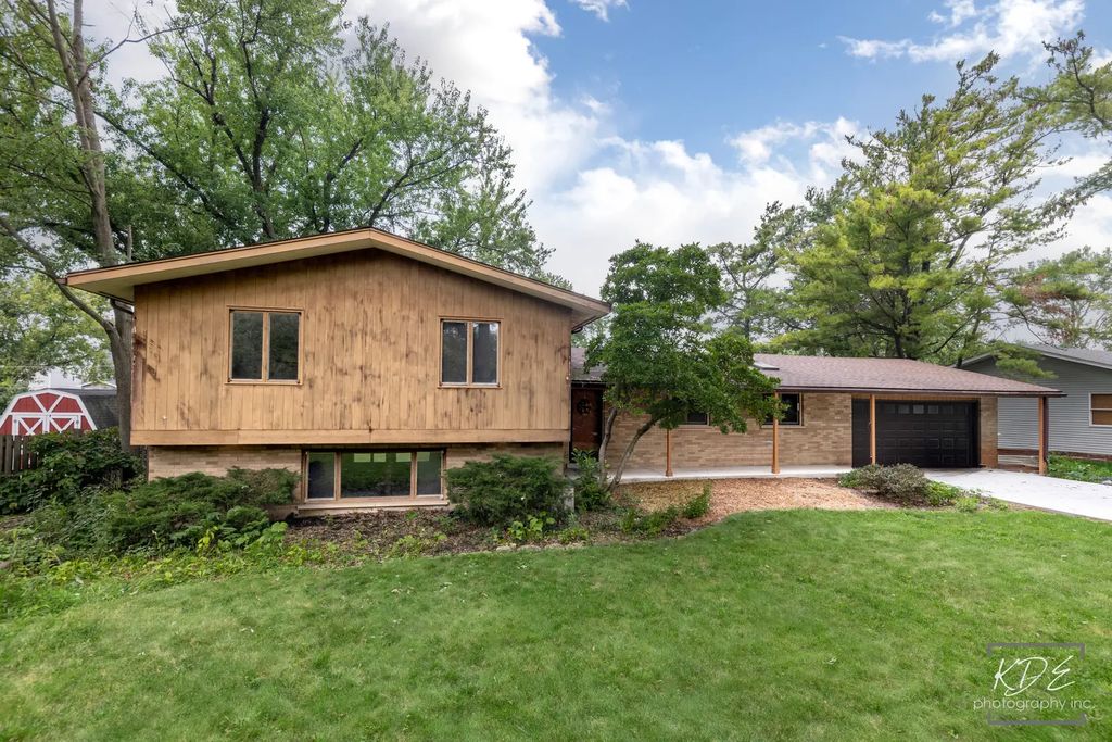 3s664 Delles Road, Naperville