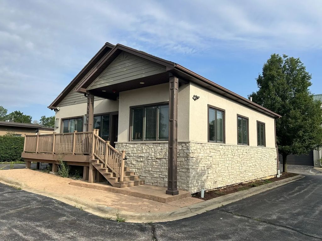 1904 Ogden Avenue, Lisle