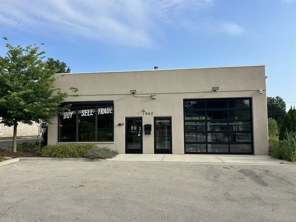 1902 Ogden Avenue, Lisle