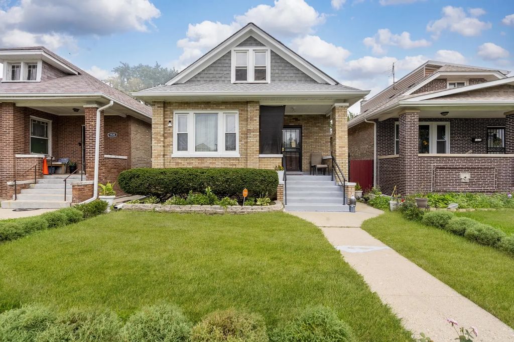 1533 N Menard Avenue, Chicago