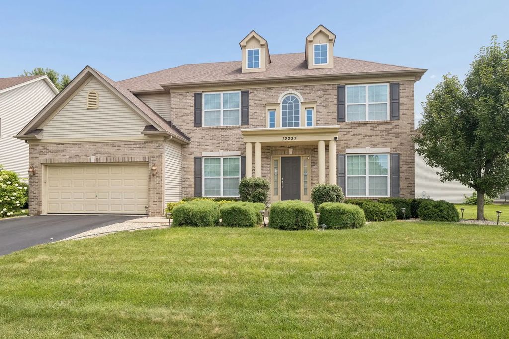 12237 Winterberry Lane, Plainfield
