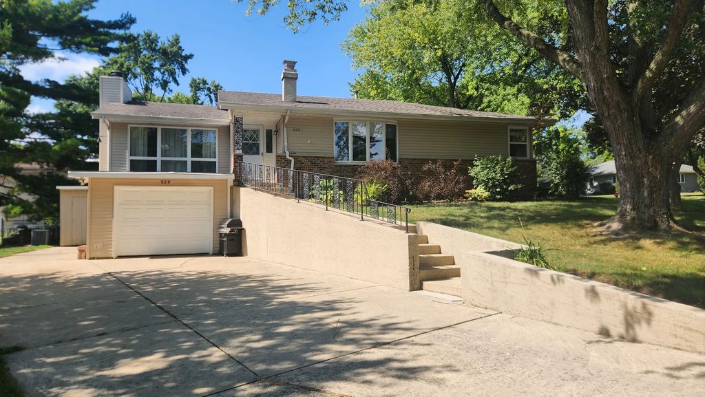 229 Hickory Street, Oswego
