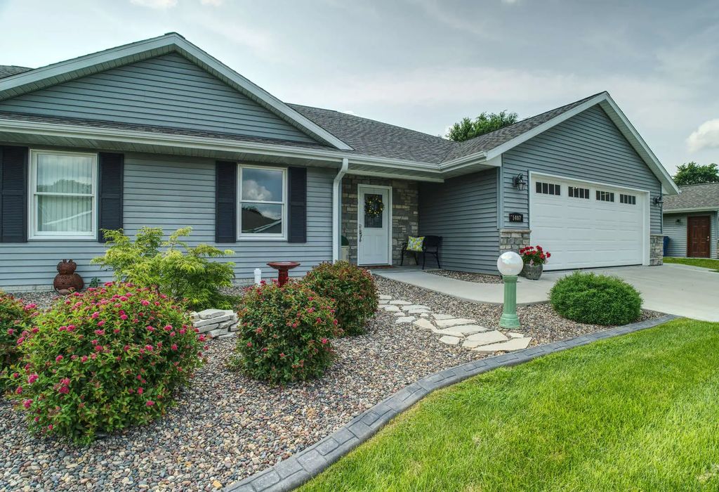 1407 Edens Avenue, Camanche