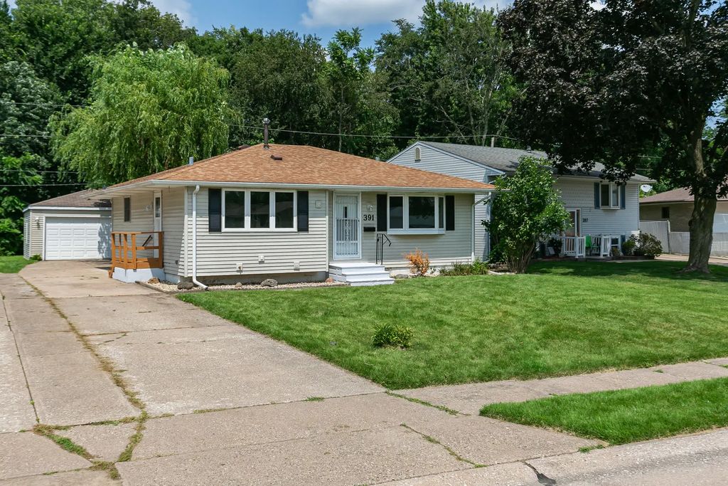 391 33rd Avenue Court, East Moline