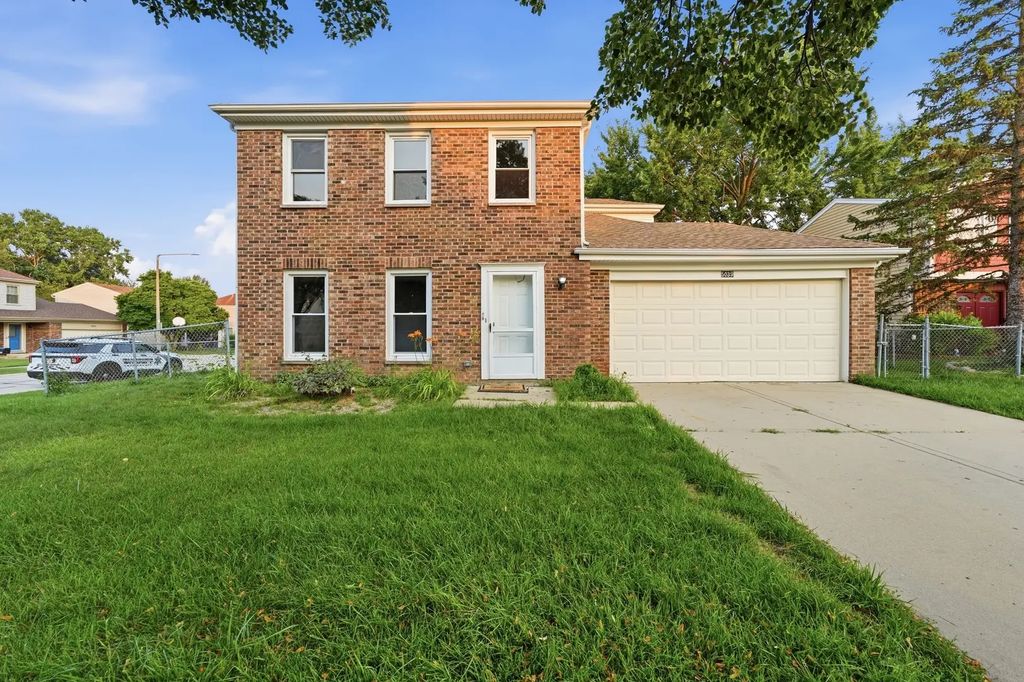 5039 Chambers Drive, Hoffman Estates