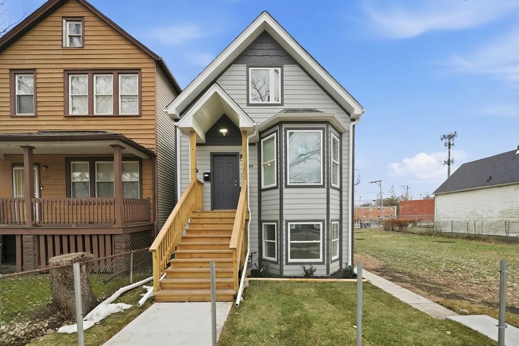 8839 S Colfax Avenue, Chicago