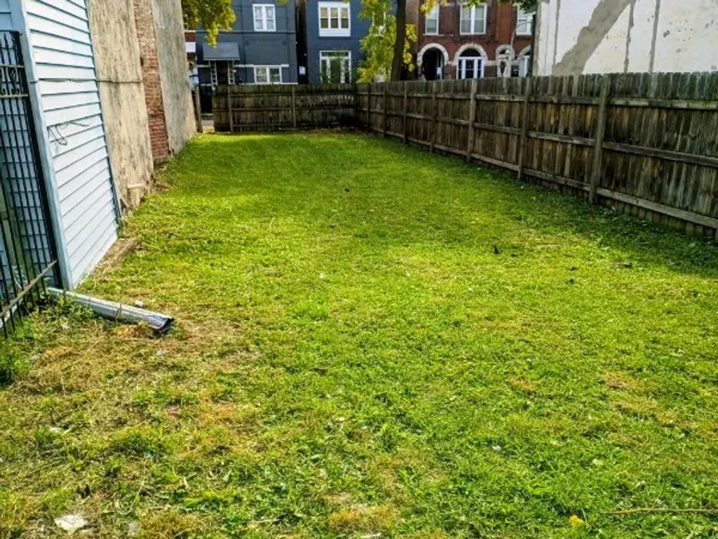 3514 W Walnut Street, Chicago, 60624