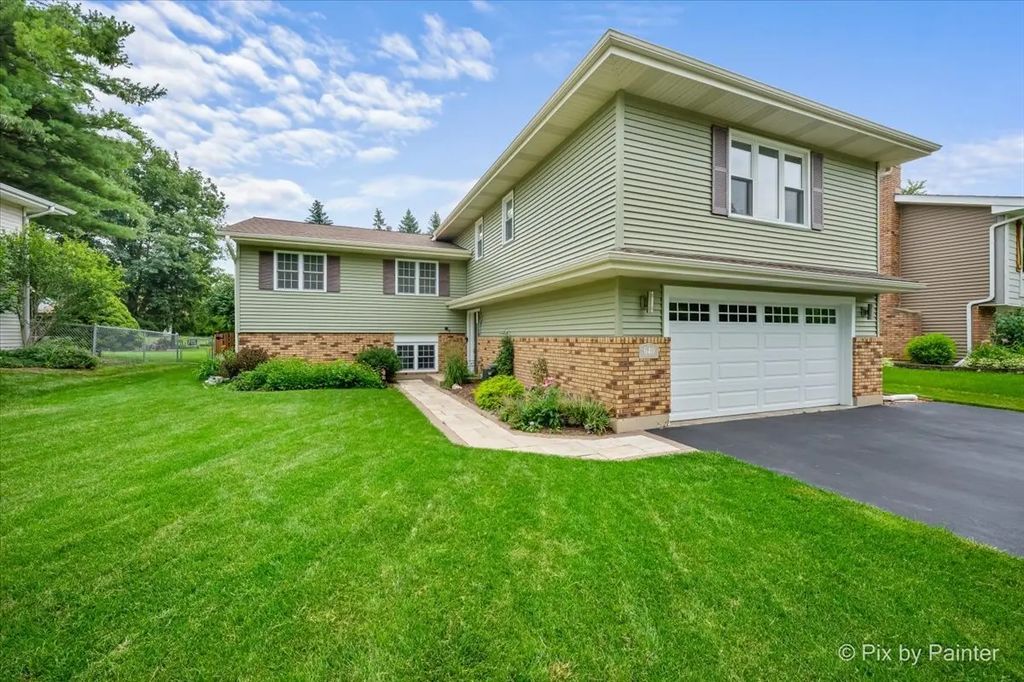 640 Ash Street, Algonquin