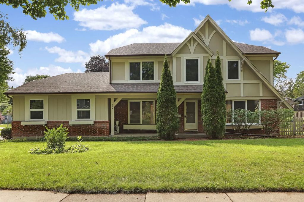 713 Dawes Street, Libertyville