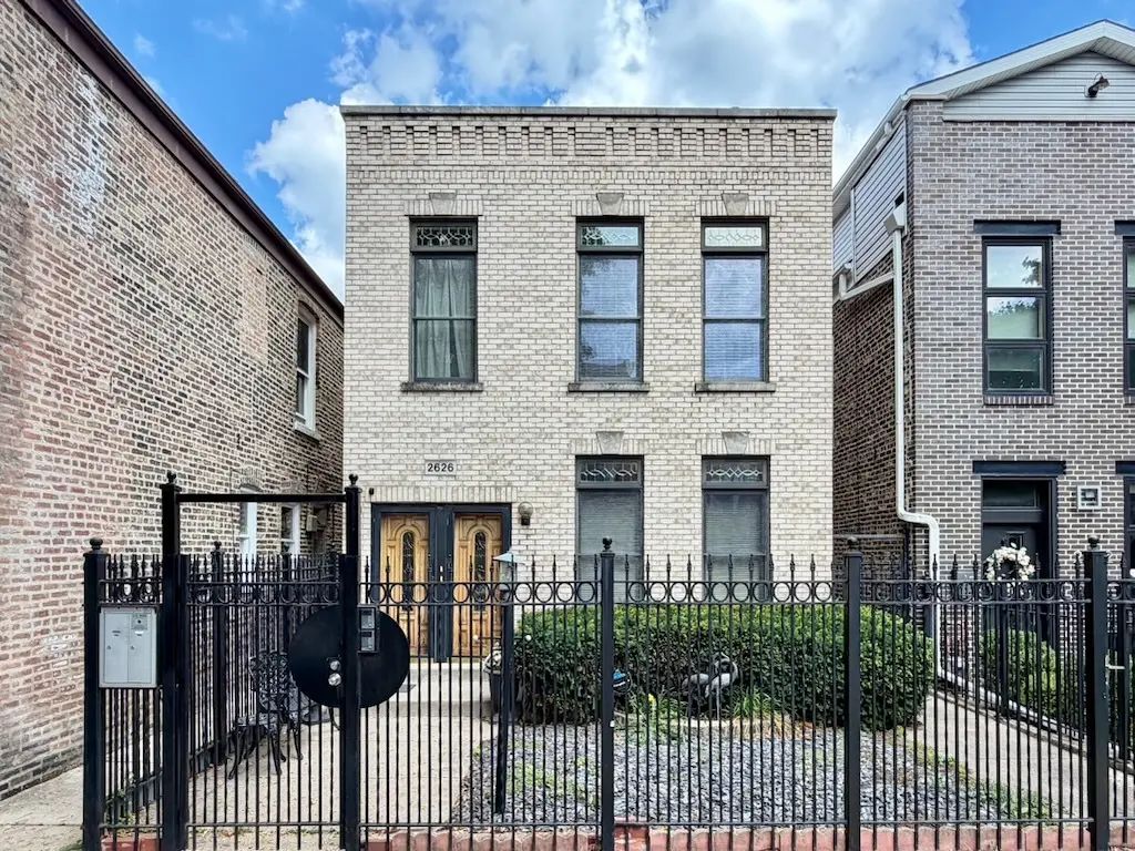 2626 W Superior Avenue 2, Chicago, 60612