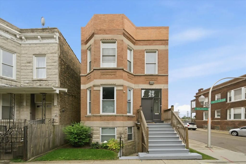 2825 W Walnut Street, Chicago, 60612