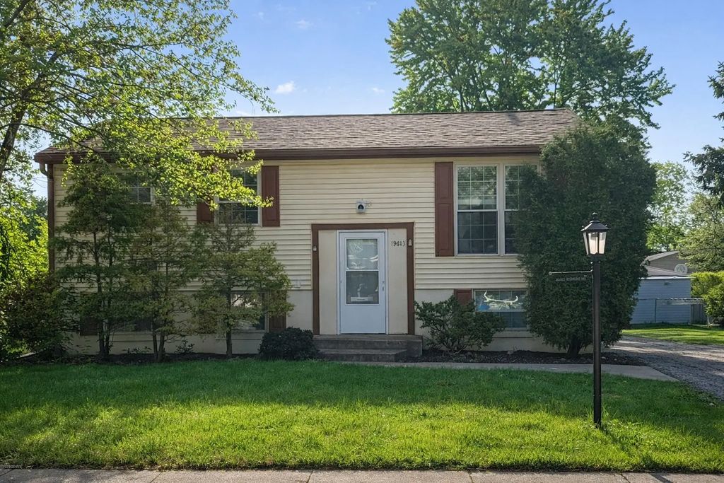 19613 Redwood Lane, Mokena