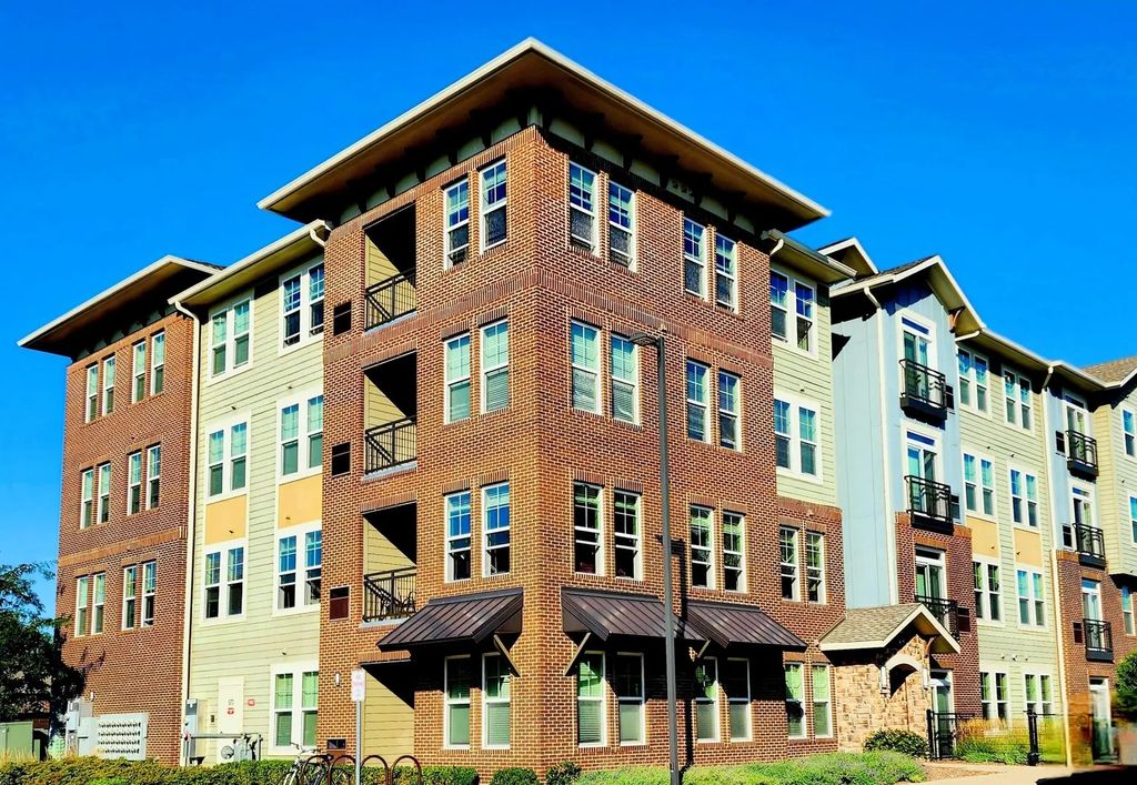 670 E Algonquin Road 4208, Schaumburg