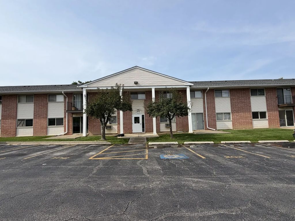 659 E Fullerton Avenue 210, Glendale Heights