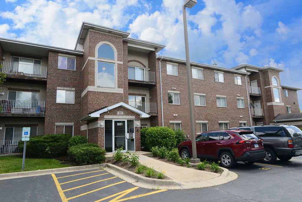 881 N Swift Road 105, Addison