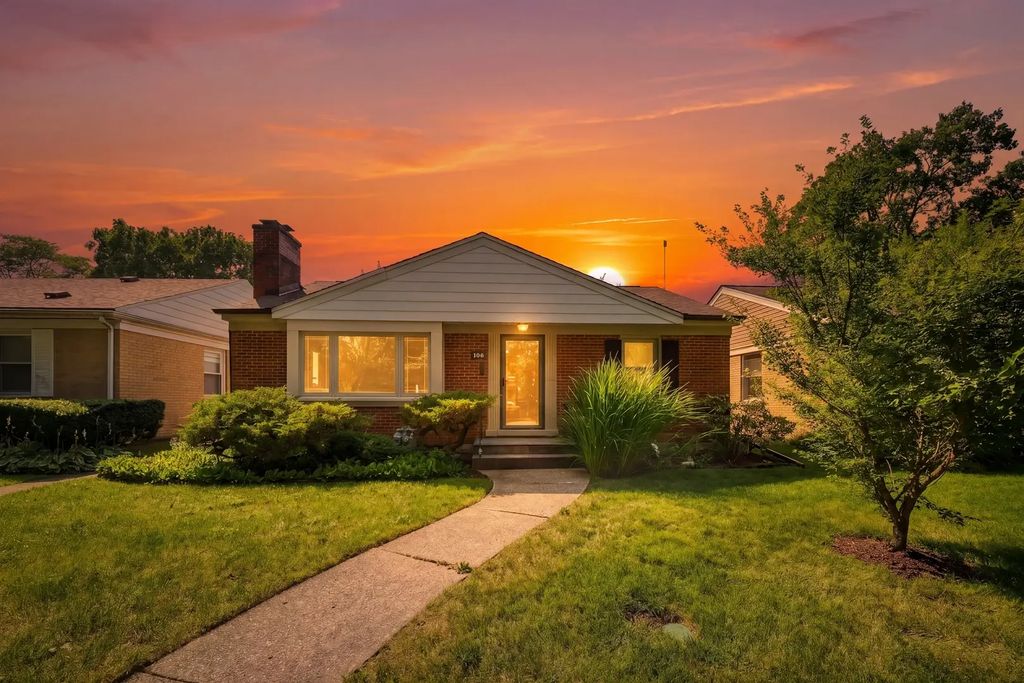 8120 Keystone Avenue, Skokie, 60076
