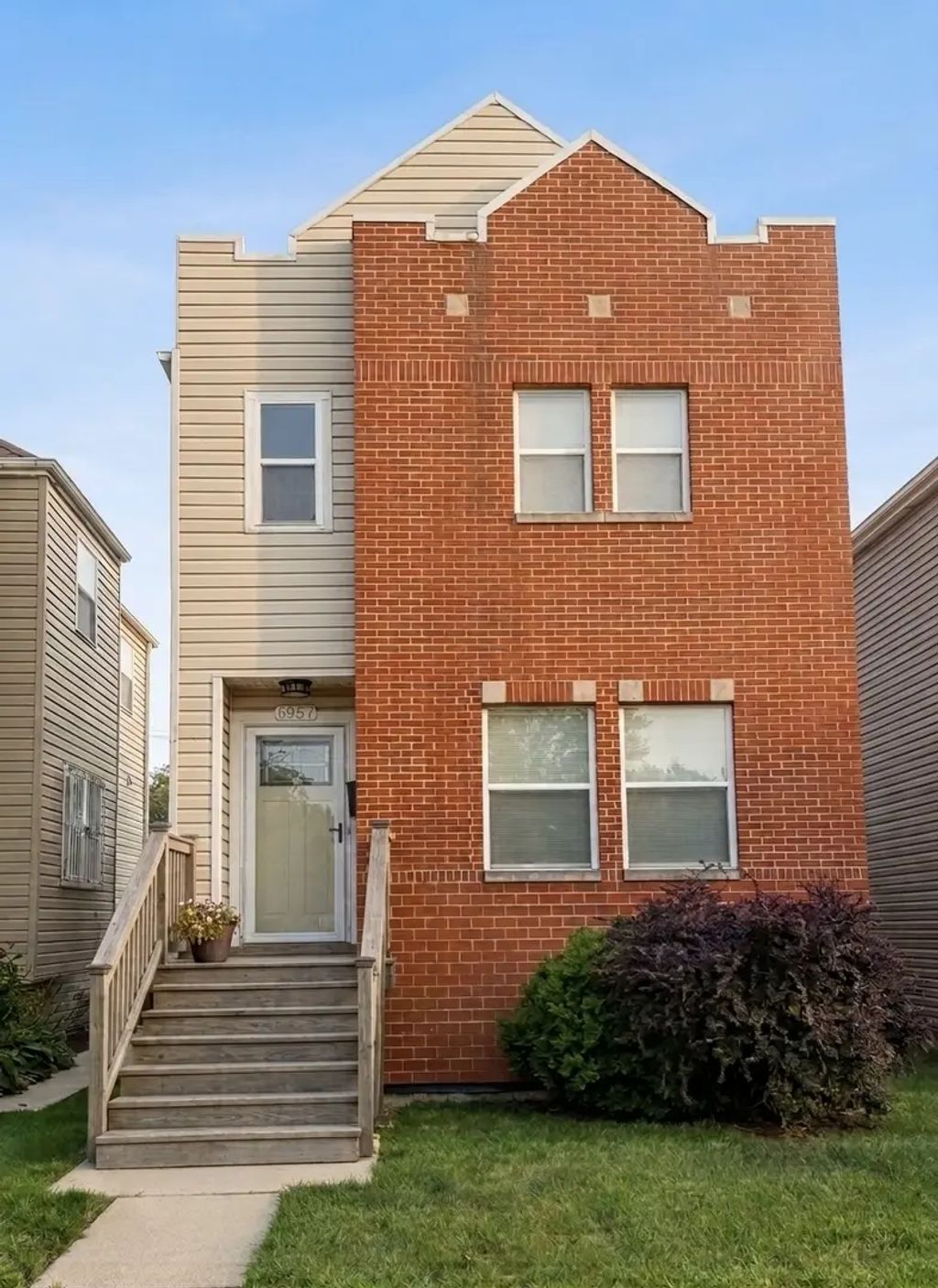 6957 S East End Avenue, Chicago