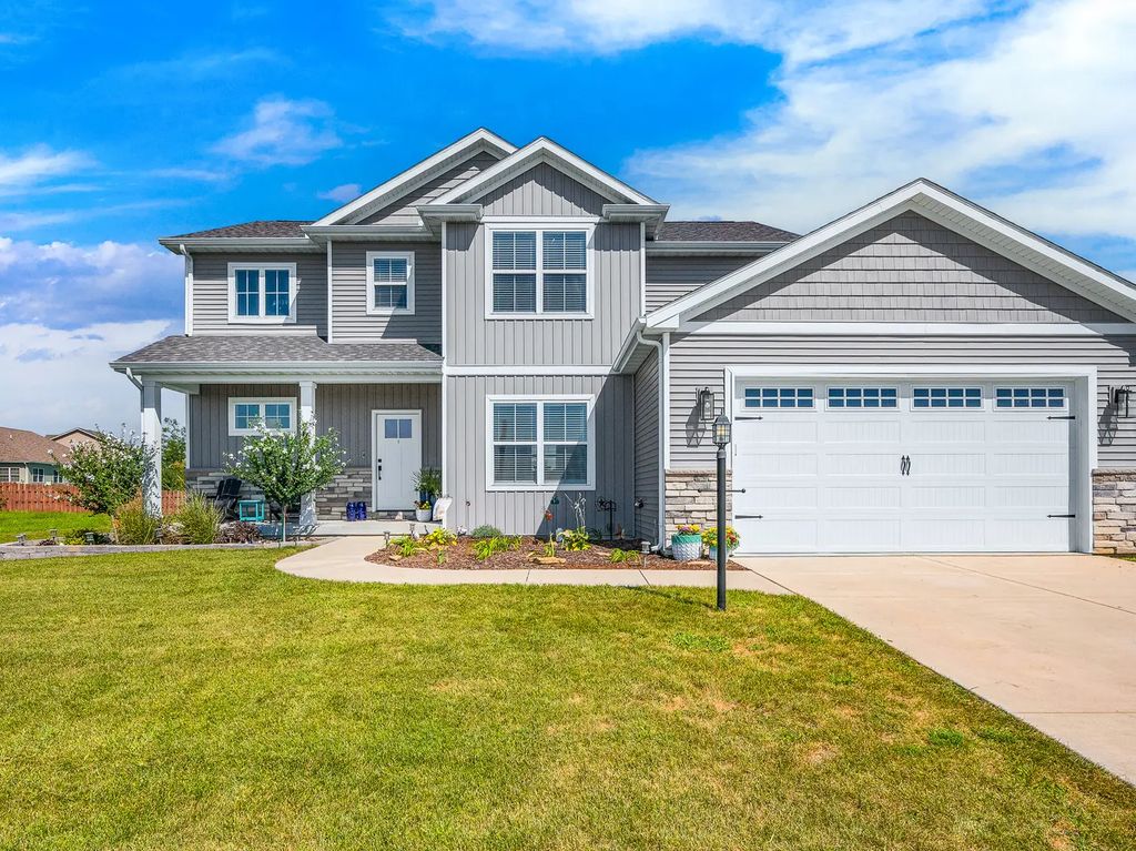 520 Prairie Meadows Drive, Heyworth