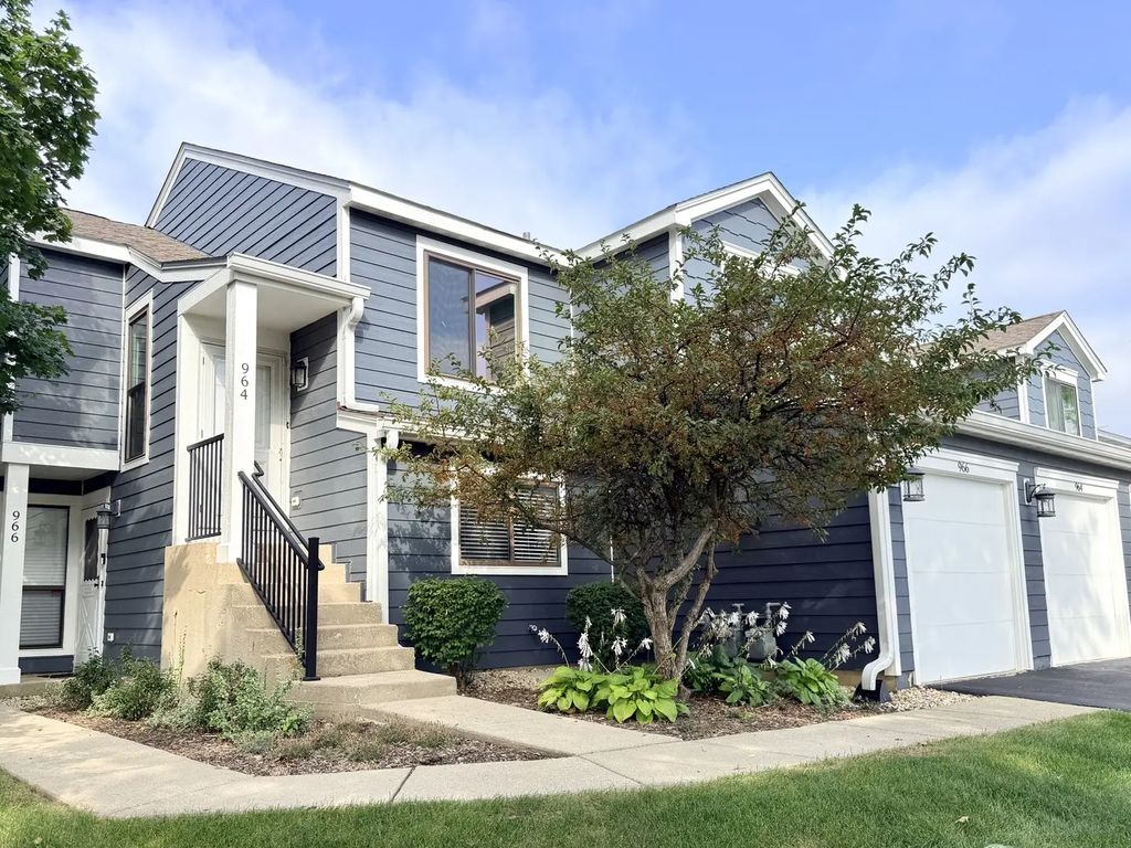 964 Brunswick Circle -, Schaumburg