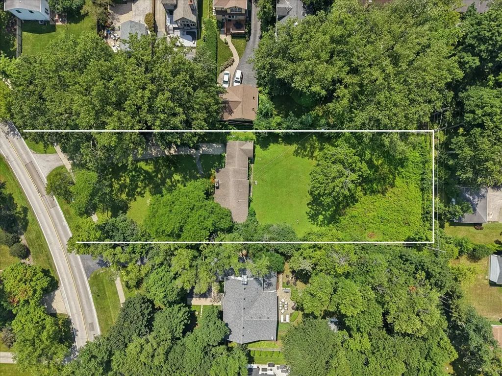 1438 N Sheridan Road, Lake Forest, 60045