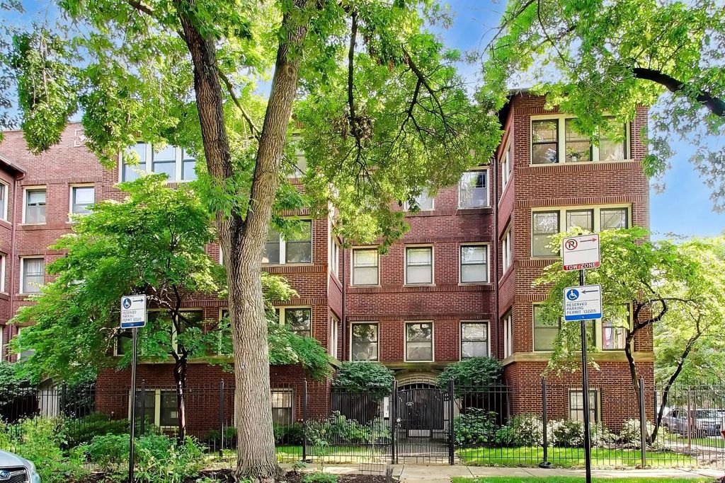 1465 W Fargo Avenue 3, Chicago