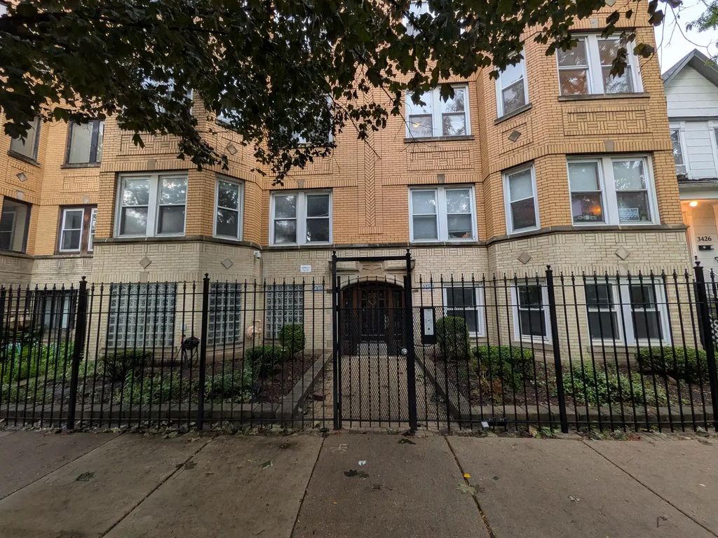 3430 W Parker Avenue 1, Chicago, 60647