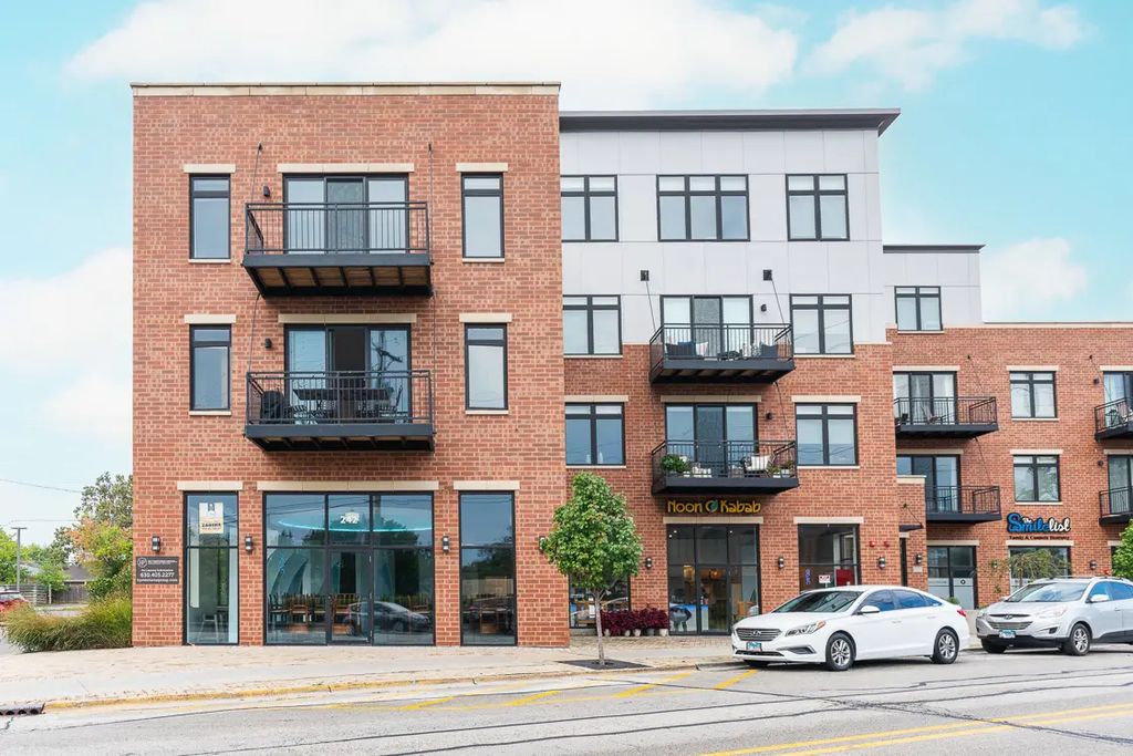 246 Green Bay Road 310, Highwood
