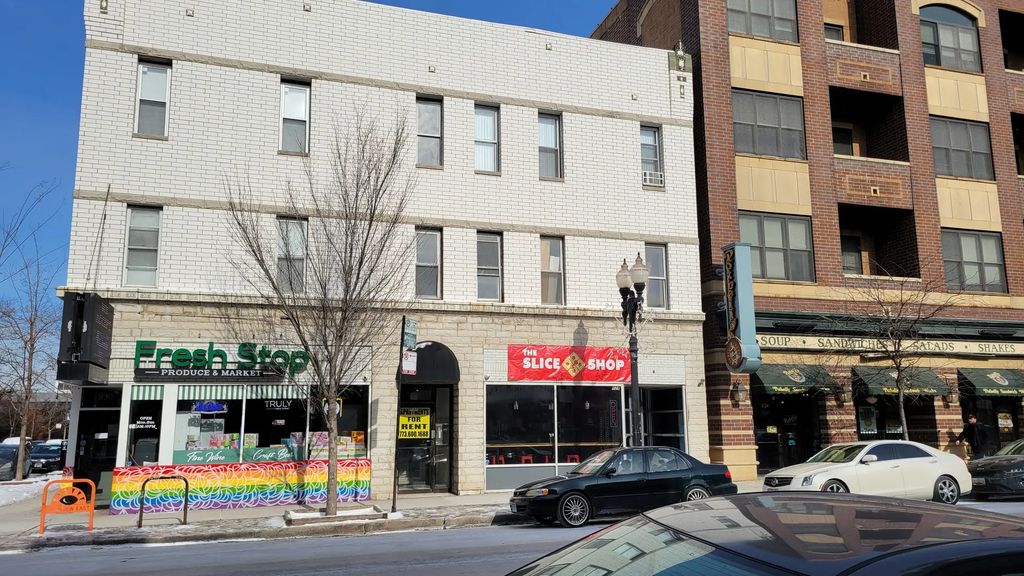 930 W Belmont Avenue 201, Chicago, 60657