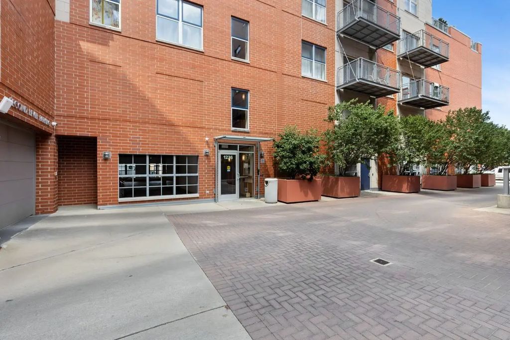 1236 Chicago Avenue 706a, Evanston
