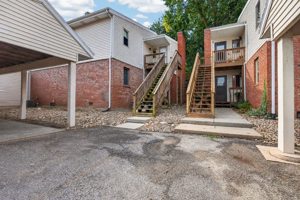 903 N Linden Street 117, Normal