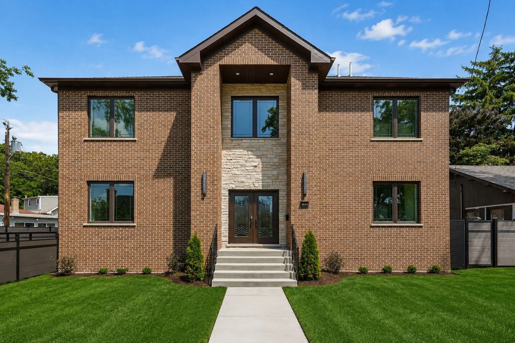 8640 Center Street, River Grove