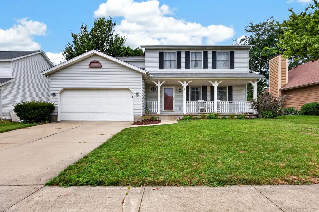 9 Fountain Lake Court, Bloomington