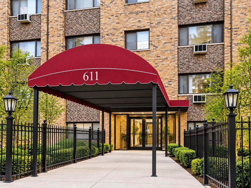 611 W Patterson Avenue 216, Chicago