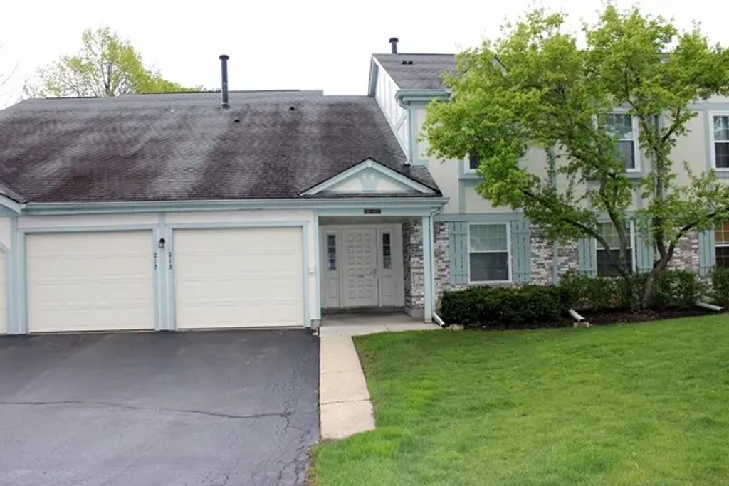 211 Blossom Court 211, Buffalo Grove