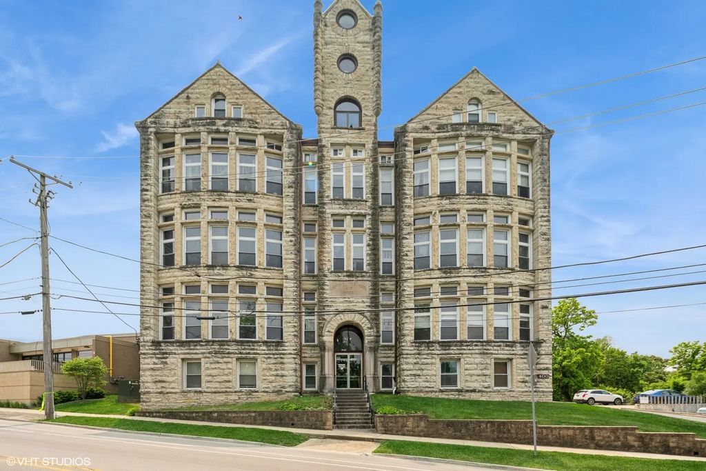 400 Mccarthy Road 421, Lemont