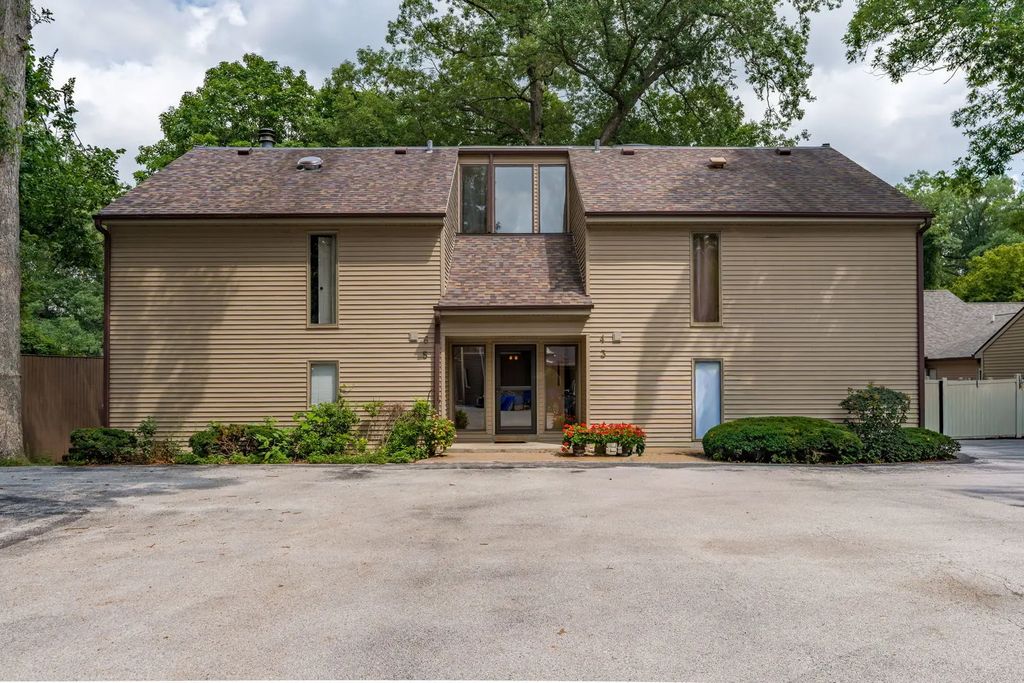 3624 38th Street 6, Rock Island